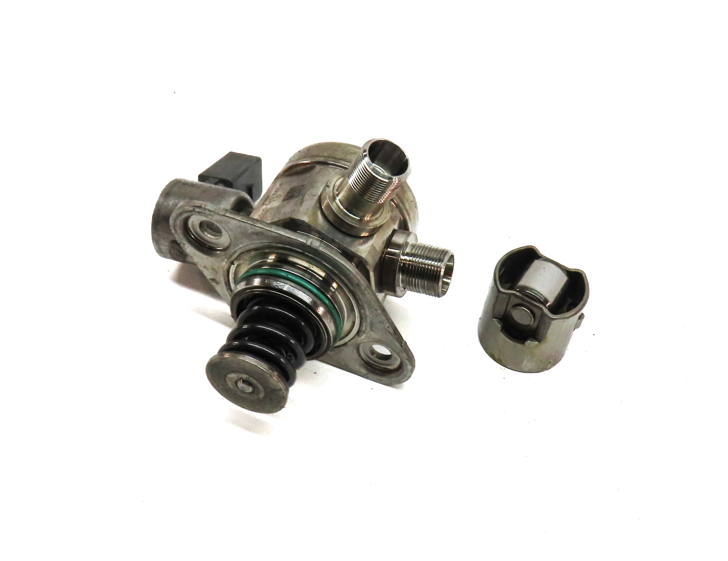 2011-2020 MERCEDES E500 E550 S600 SL450 SL550 GL550 - RIGHT MECHANICAL FUEL PUMP — exact item pictured